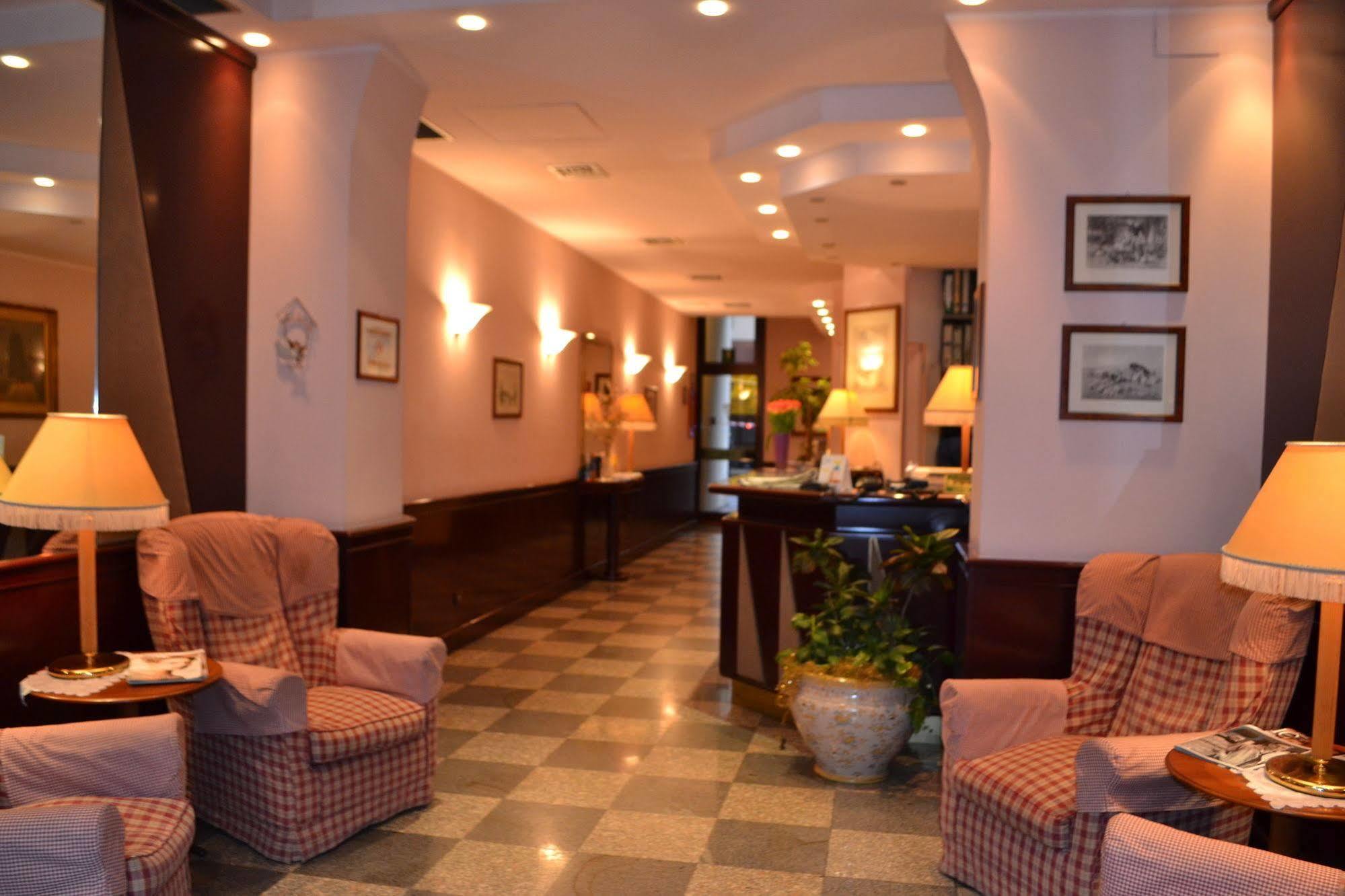 Buenos Aires Hotel Milán Exterior foto