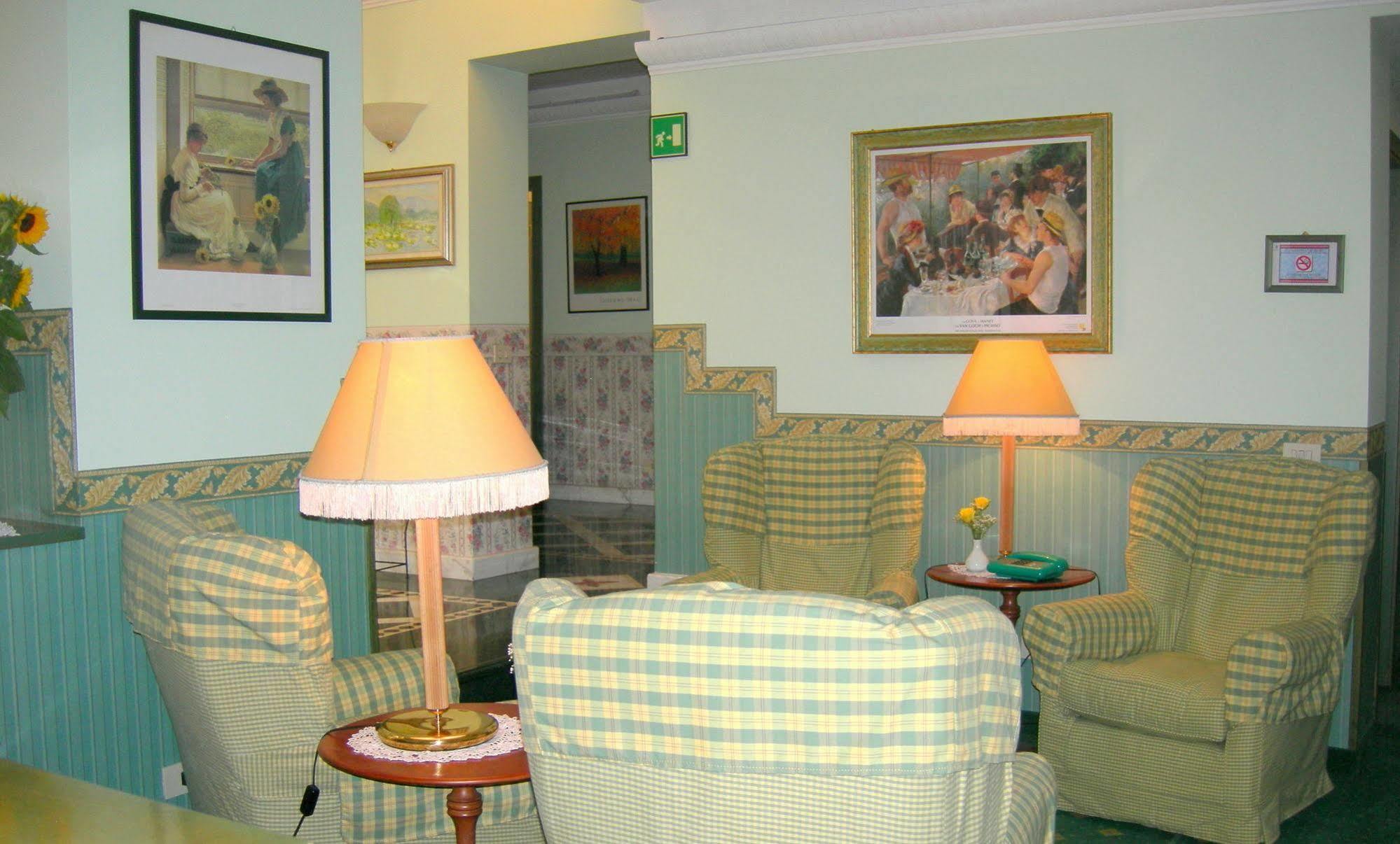 Buenos Aires Hotel Milán Exterior foto