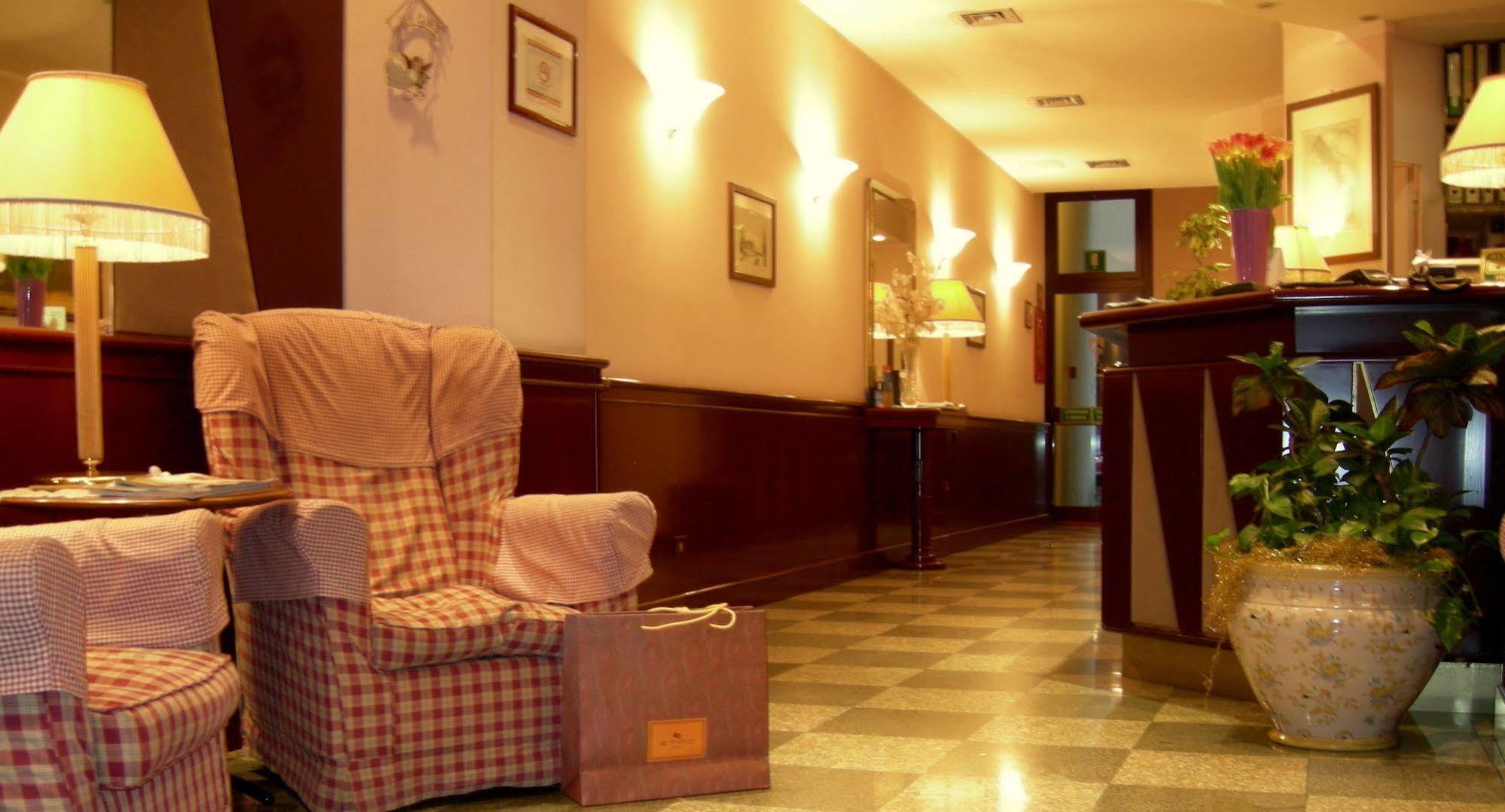 Buenos Aires Hotel Milán Exterior foto